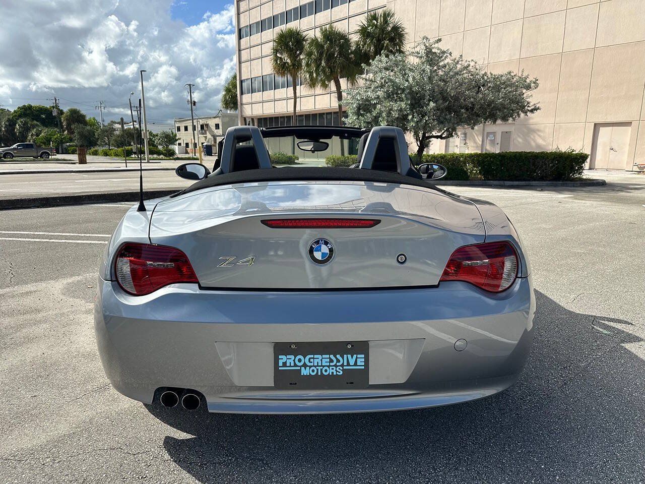 Used 2006 BMW Z4 3.0i RWD image 21