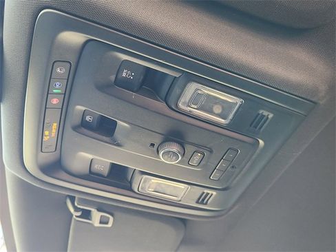 Used 2021 Chevrolet Tahoe Z71 image 25