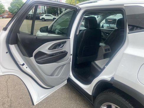 Certified 2023 GMC Terrain SLT w/ Infotainment Package II FWD image 12