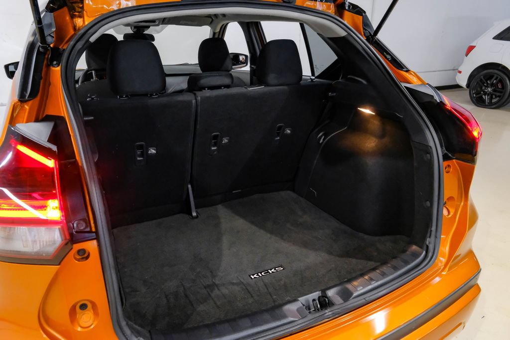 Used 2023 Nissan Kicks SR FWD image 68