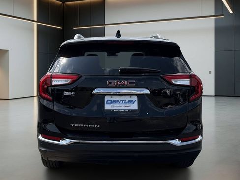 Used 2024 GMC Terrain SLT w/ Infotainment Package II FWD image 5