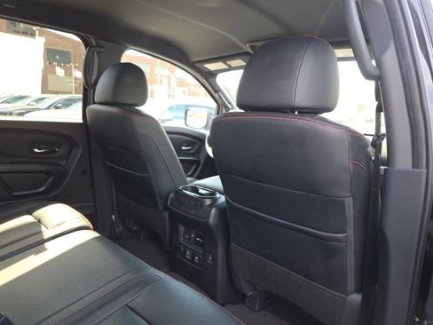 Used 2023 Nissan Titan PRO-4X w/ Pro-4x Convenience Package AWD/4WD image 18