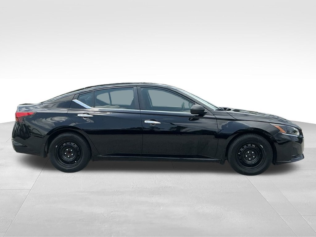 Used 2024 Nissan Altima 2.5 S FWD image 14