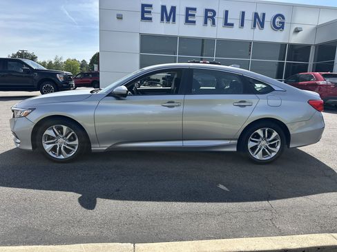 Used 2019 Honda Accord LX image 10