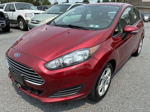 Used 2016 Ford Fiesta SE FWD image 1
