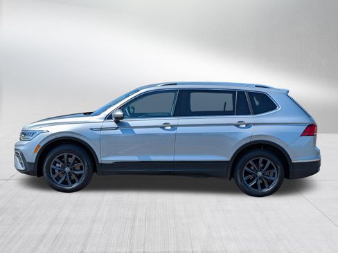 Used 2022 Volkswagen Tiguan SE AWD/4WD image 4
