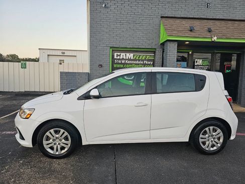 Used 2017 Chevrolet Sonic LT image 12