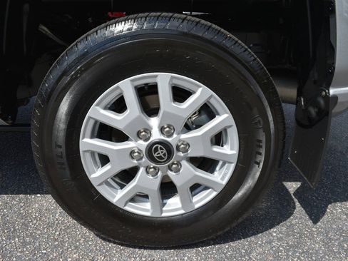 Used 2024 Toyota Tacoma SR5 RWD image 43