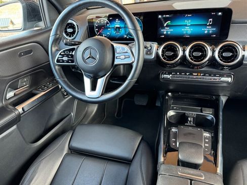 Used 2022 Mercedes-Benz GLB 250 4MATIC w/ Premium Package Lite image 17