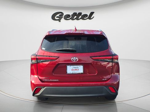 Used 2023 Toyota Highlander XLE FWD image 6