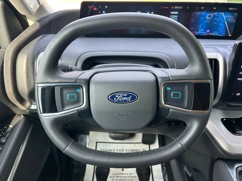 Used 2025 Ford Expedition Max Active AWD/4WD image 16
