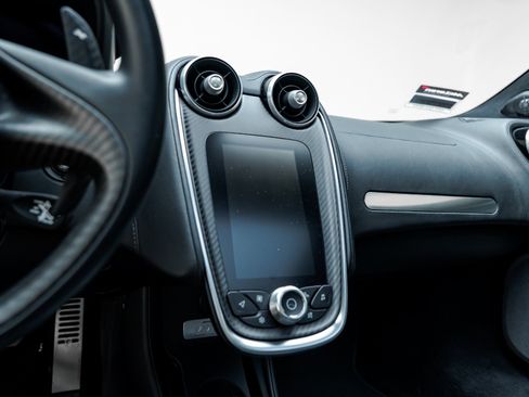 Used 2023 McLaren GT RWD image 40