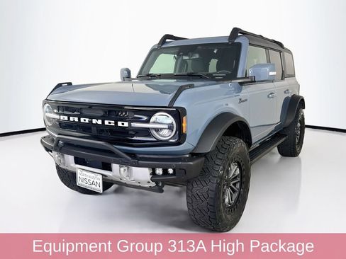 Used 2023 Ford Bronco Outer Banks AWD/4WD image 3