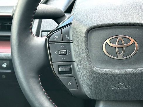 Used 2025 Toyota Prius Plug-In Hybrid FWD image 22
