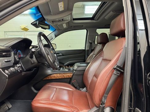 Used 2019 Chevrolet Suburban Premier w/ Premier Plus Edition AWD/4WD image 13