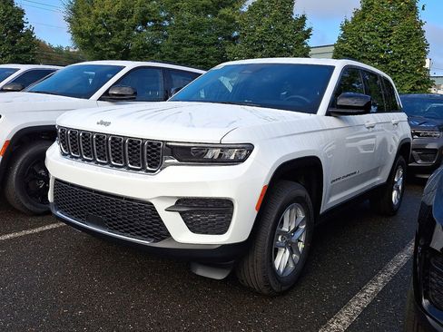 New 2025 Jeep Grand Cherokee Laredo X w/ Luxury Tech Group I image 1