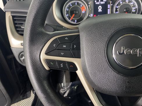 Used 2018 Jeep Cherokee Latitude w/ Safety Group AWD/4WD image 33