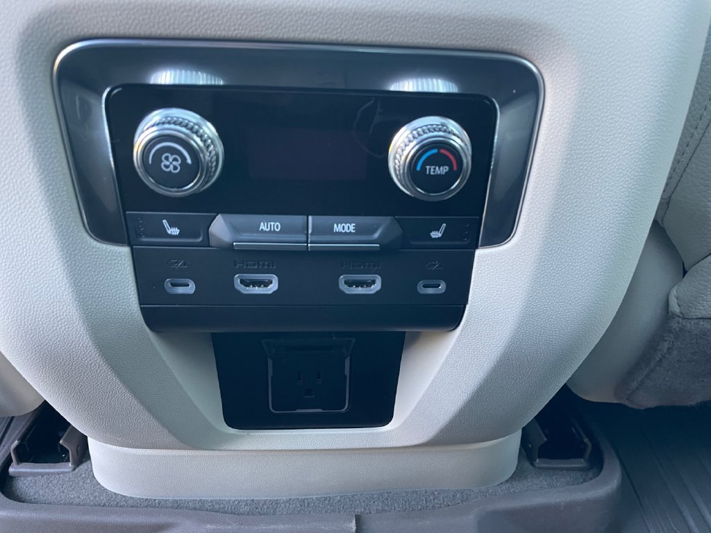 Certified 2024 GMC Yukon Denali w/ Advanced Technology Package AWD/4WD image 36