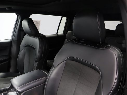 Used 2025 Jeep Grand Cherokee L Altitude image 28