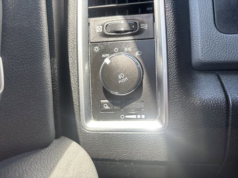 Used 2017 RAM 1500 Big Horn AWD/4WD image 30