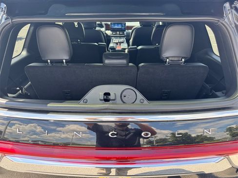 Used 2024 Lincoln Navigator Premiere image 17