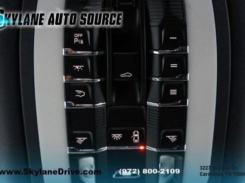 Used 2018 Porsche Macan Sport Edition image 22