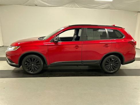 Used 2020 Mitsubishi Outlander LE image 6