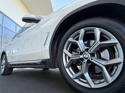 Certified 2023 BMW X4 xDrive30i w/ Convenience Package image 9