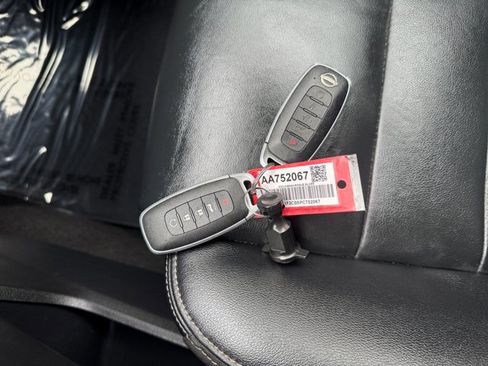 Used 2023 Nissan Rogue SL w/ SL Premium Package image 19