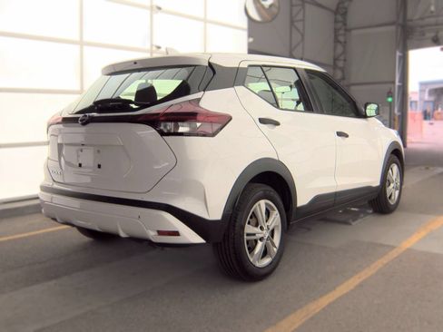 Used 2023 Nissan Kicks S FWD image 4
