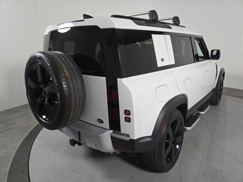 Used 2020 Land Rover Defender 110 HSE AWD/4WD image 2
