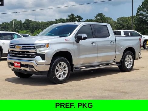 Used 2022 Chevrolet Silverado 1500 LTZ w/ LTZ Convenience Package II AWD/4WD image 4