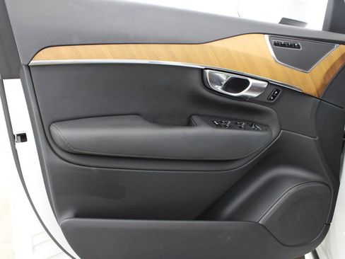 Used 2022 Volvo XC90 T8 Inscription Expression w/ Advanced Package image 18