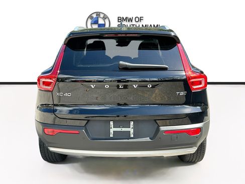 Used 2020 Volvo XC40 T5 Momentum w/ Protection Package Premier image 6