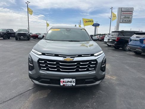 Used 2025 Chevrolet Equinox LT image 16