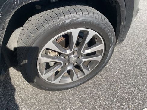 Used 2018 Jeep Grand Cherokee Overland image 4