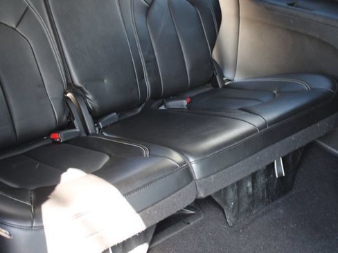 Used 2025 Chrysler Pacifica Select FWD image 29