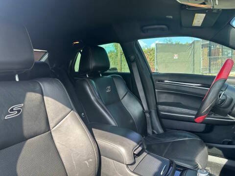 Used 2019 Chrysler 300 S w/ 300S Premium Group 2 RWD image 13