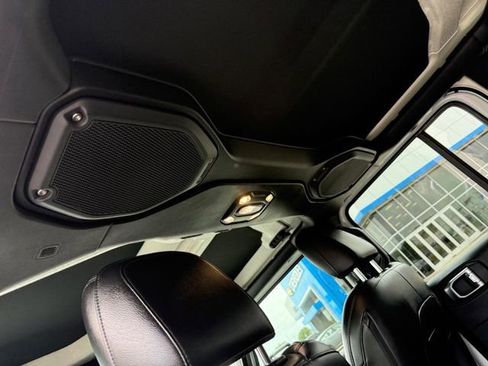 Used 2021 Jeep Wrangler Unlimited Sahara image 12