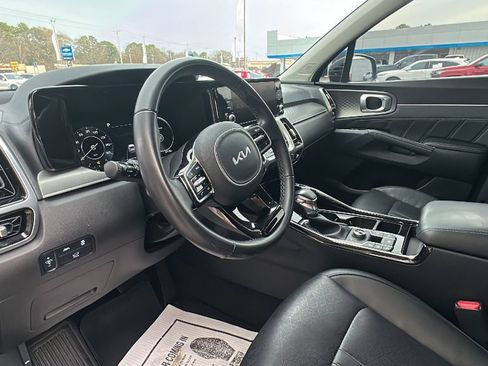 Used 2023 Kia Sorento SX image 11