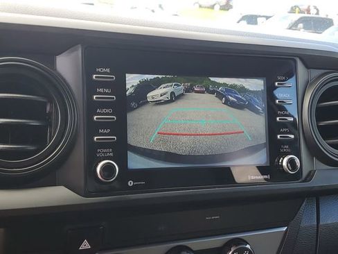 Used 2022 Toyota Tacoma SR RWD image 17