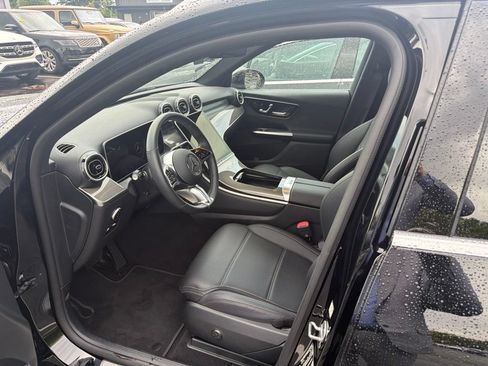 Used 2026 Mercedes-Benz GLC 300 image 4