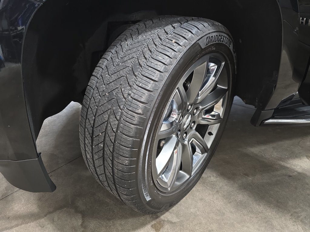Used 2018 Chevrolet Tahoe Premier AWD/4WD image 35