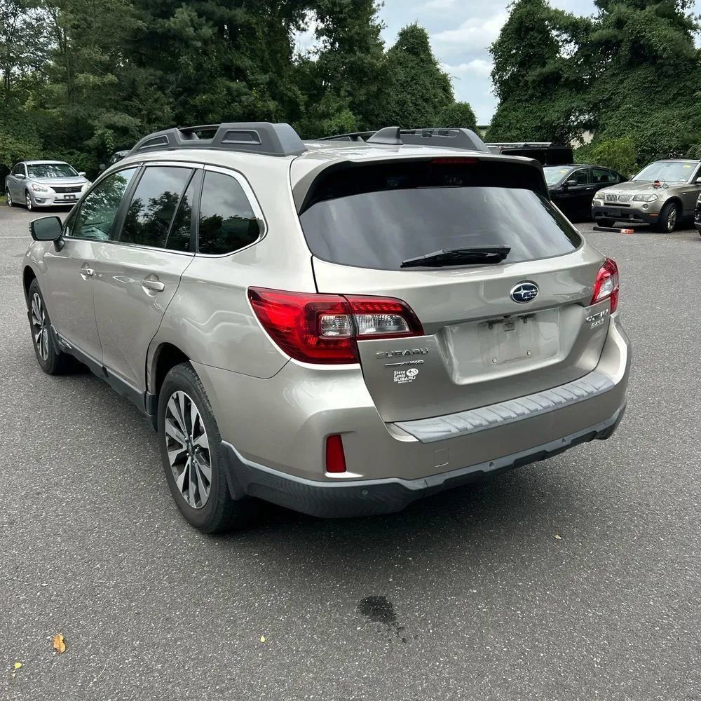 Used 2017 Subaru Outback 2.5i Limited AWD/4WD image 5