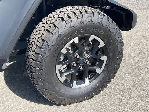 New 2025 Jeep Wrangler Unlimited Rubicon 4xe w/ Technology Group AWD/4WD image 8