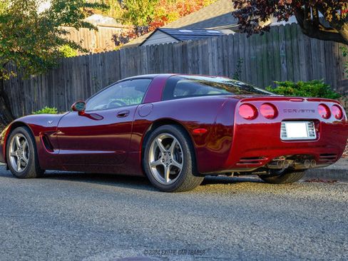 Used 2003 Chevrolet Corvette 50th Anniversary Edition w/ Preferred Equipment Group image 19