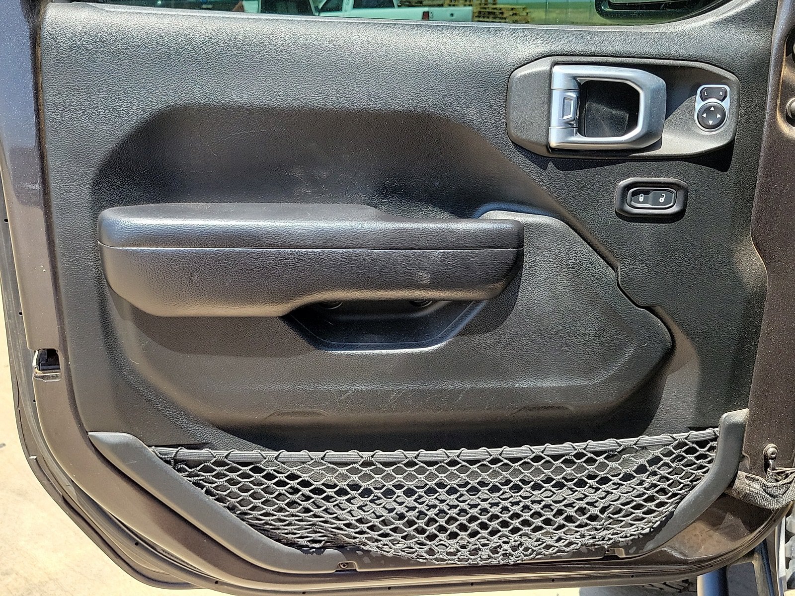 Used 2020 Jeep Gladiator Rubicon AWD/4WD image 11