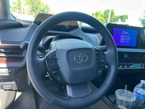 Used 2026 Toyota Prius Plug-In Hybrid FWD image 21