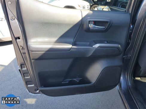 Used 2023 Toyota Tacoma TRD Off-Road image 13