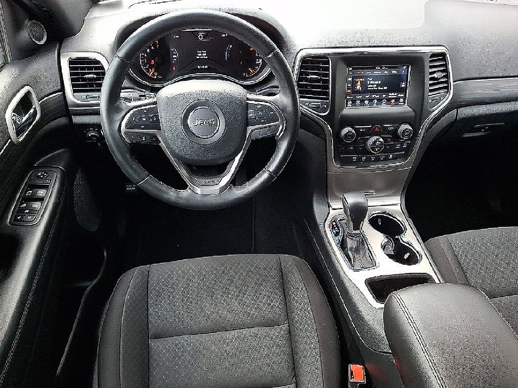 Used 2021 Jeep Grand Cherokee Laredo AWD/4WD image 12